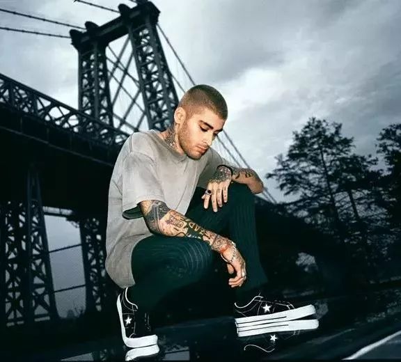 鞋圈娴妃Converse复宠了，麦莉甜茶美渣纷纷上脚！