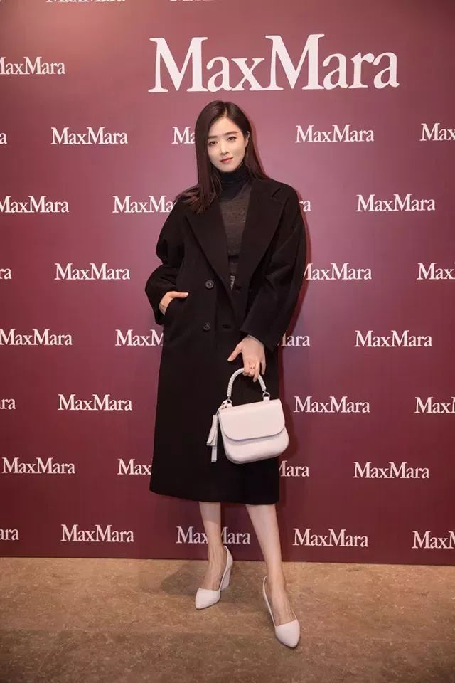 maxmara大衣101801扣子上带标志吗,maxmara大衣101801经典色