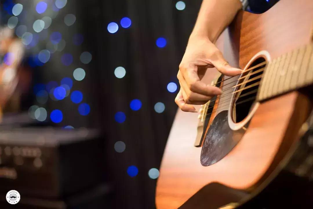 普通人副业月入多少万,姑娘月入一万