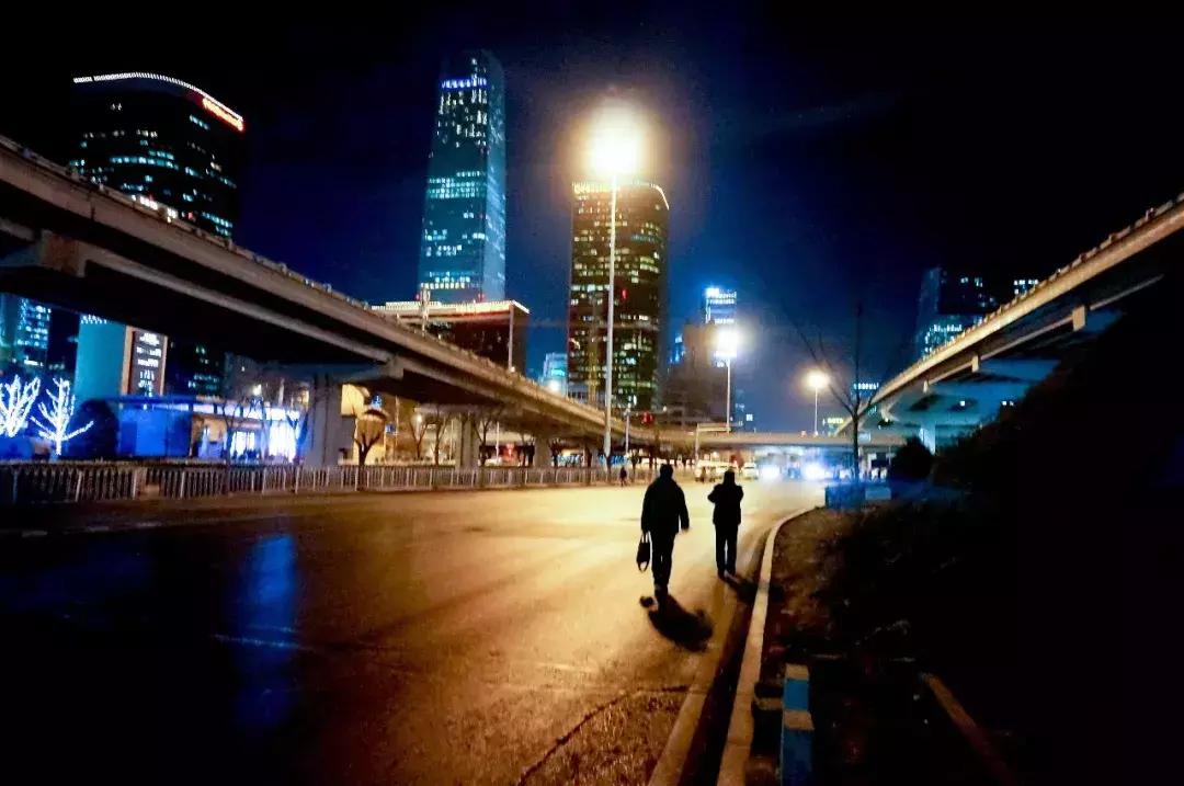 普通人副业月入多少万,姑娘月入一万