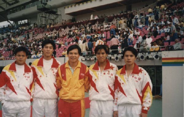 中国曾两次夺得亚运会男足金牌,是高兴呢还是惭愧呢?