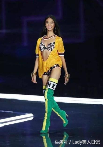 身陷纪凌尘出轨风波的超模王艺，穿搭丝毫没有小三气质，大气独特