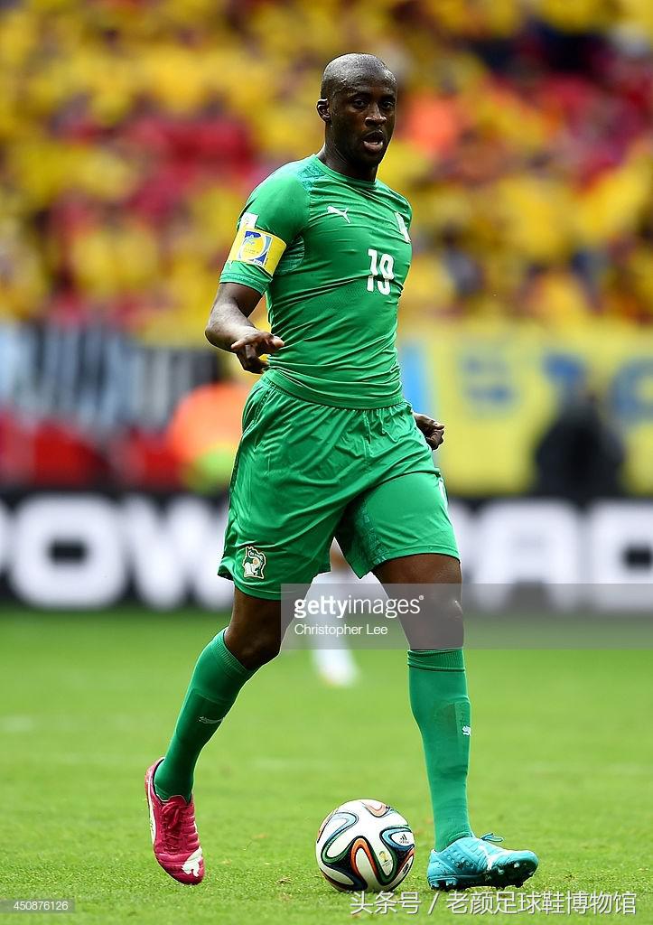 世界杯鸳鸯足球鞋,世界杯彪马鸳鸯足球鞋绿橙