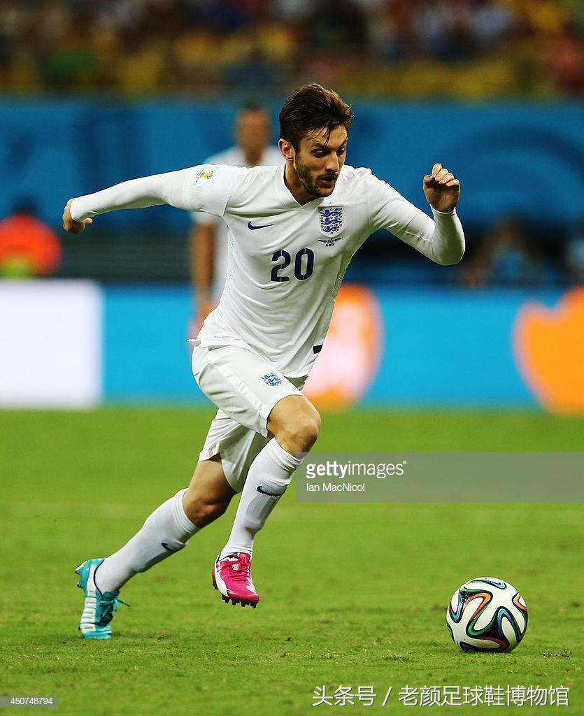 世界杯鸳鸯足球鞋,世界杯彪马鸳鸯足球鞋绿橙