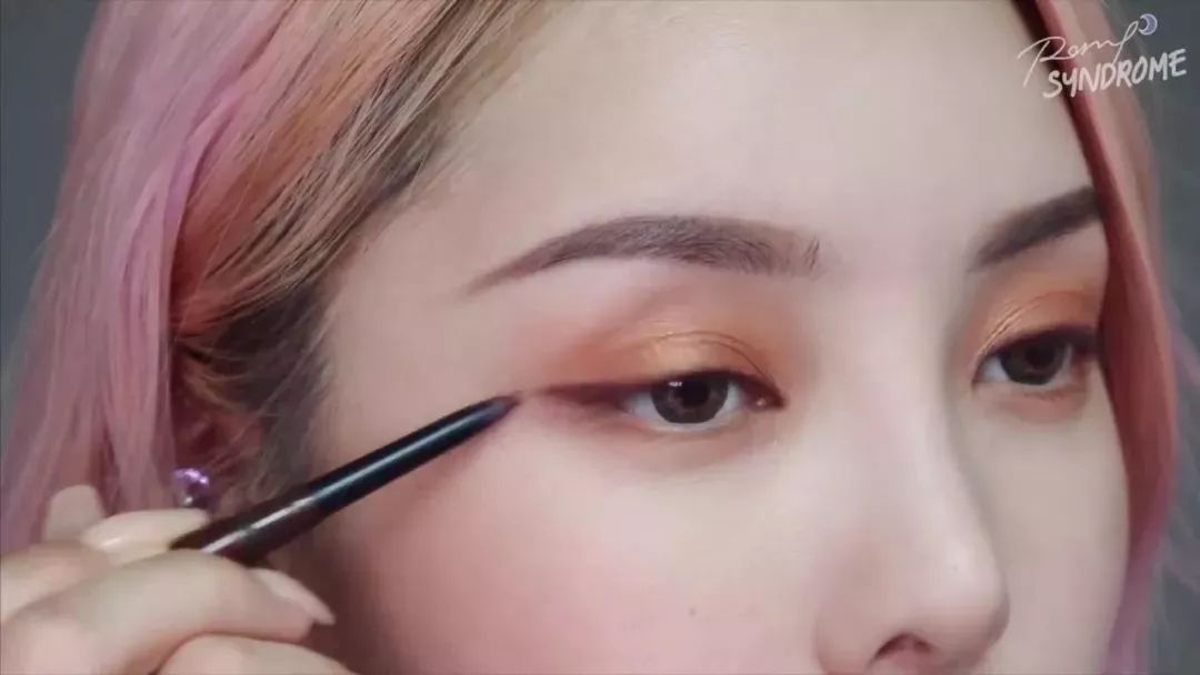 pony推荐精致眼妆,pony化妆技巧视频