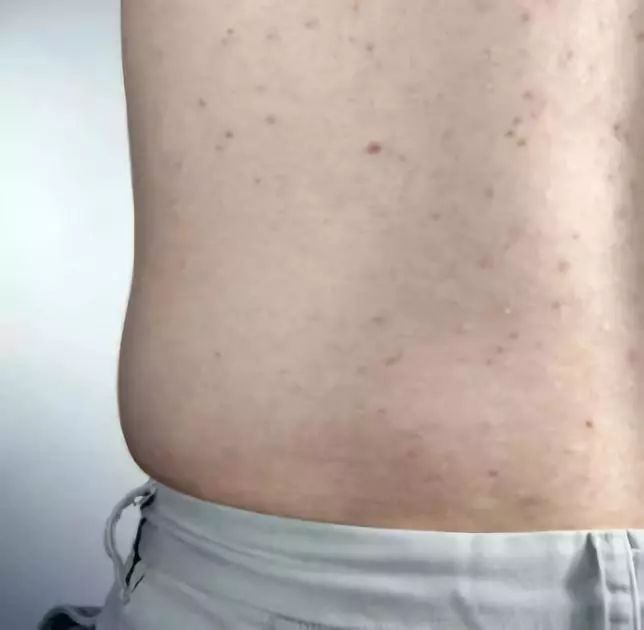 男友给我发了一张照片,男友给我发他自拍照啥意思