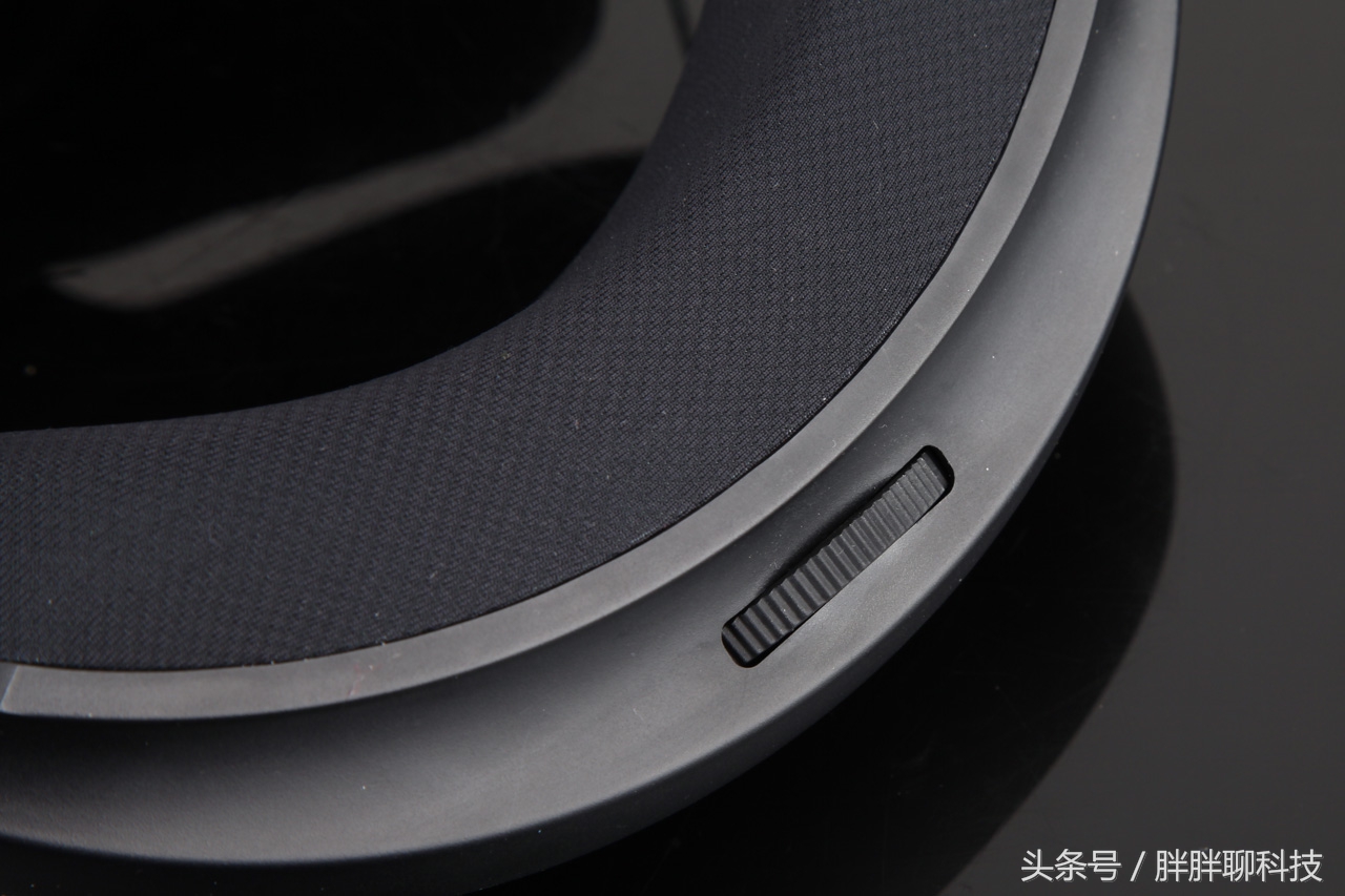 致未来的我们：爱奇艺奇遇IIVR一体机体验，真正的影院般体验！