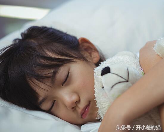 孩子头疼睡醒就吐怎么回事,小孩起床说头疼怎么缓解