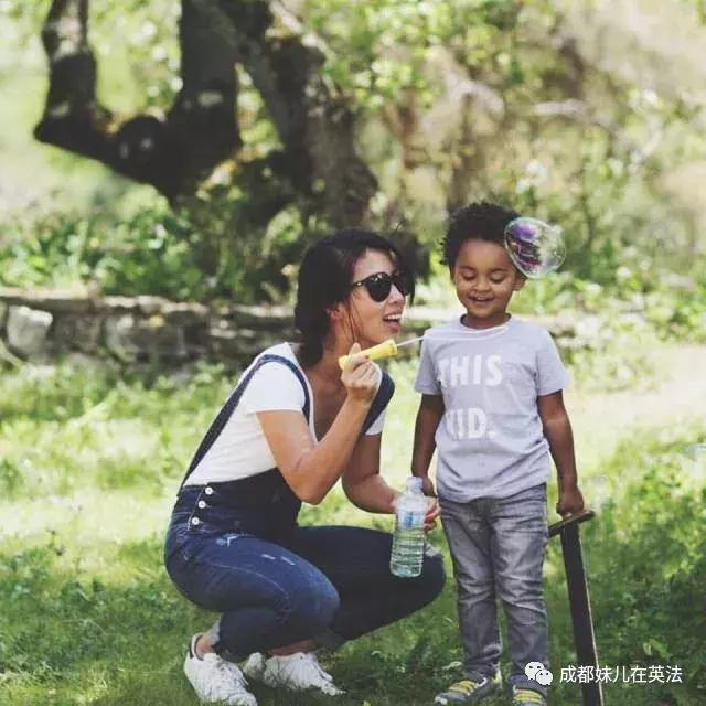 小弥谈：中国人在外国受歧视吗？