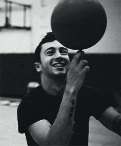 本山大叔才是真正的艺术,本山穿的aj