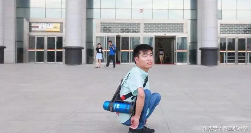 商丘小伙从乞丐到大学生,身残志坚,热心公益事业,立志考研