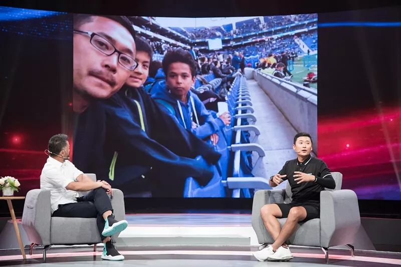 爱心帮扶助乡村学生圆足球梦,爱心善举托起足球梦