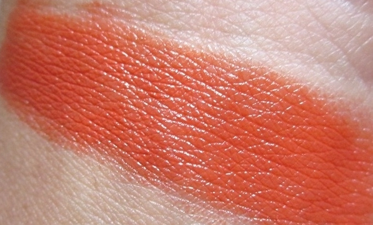 口红推荐夏季淡颜色好看,七夕节送什么口红给老婆