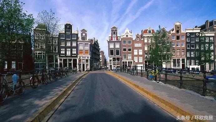 满城书香,如果”姿势“不够,你都不敢轻易来这座荷兰小城!