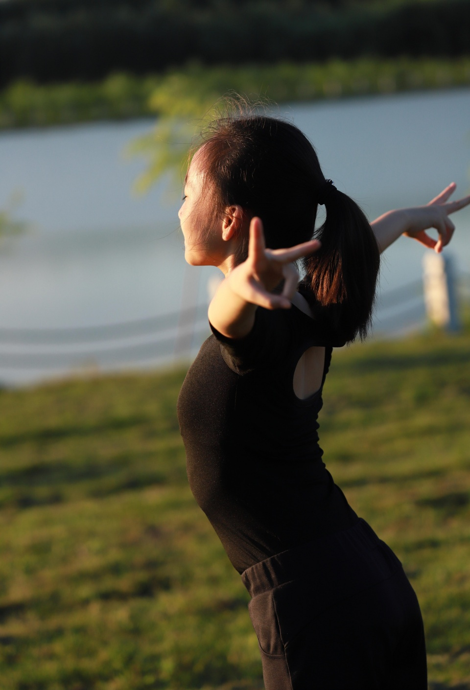 街拍摄影师怎么做到第一视角,街拍相机拍照技巧和方法