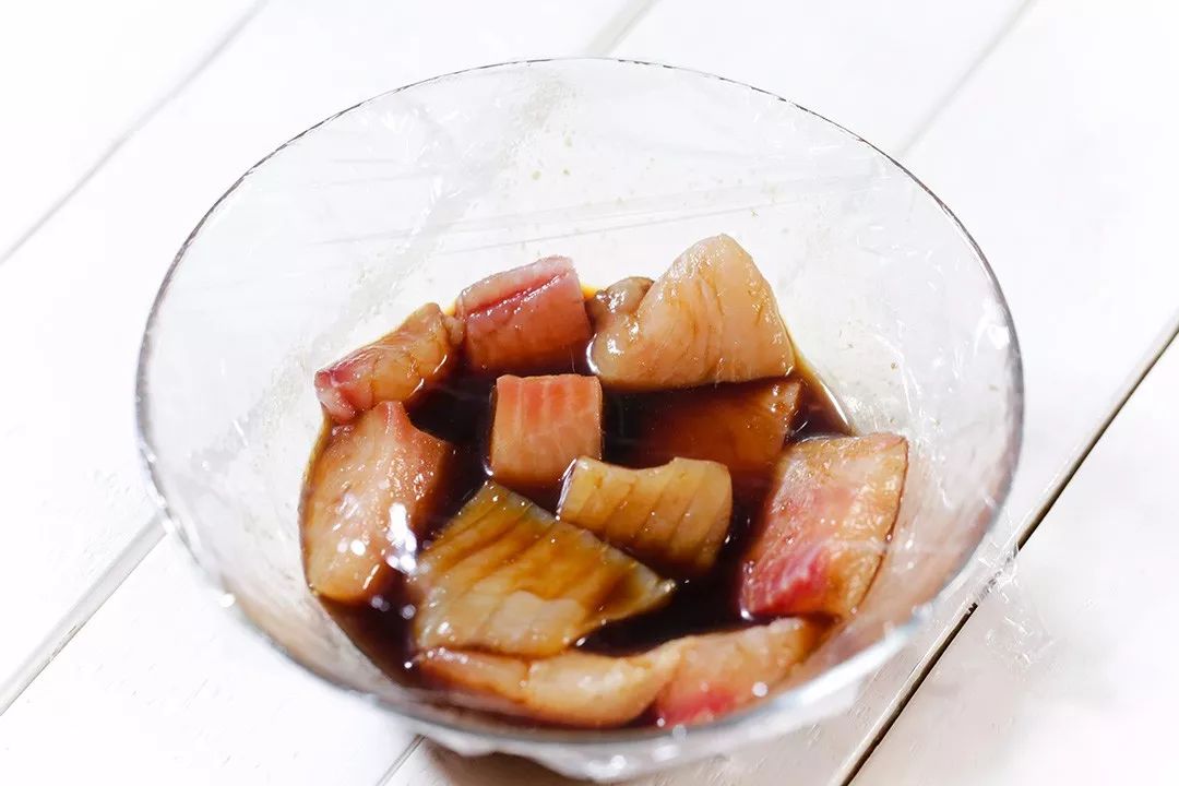 鱼一煎就碎是怎么回事,鱼一煎就烂是什么原因