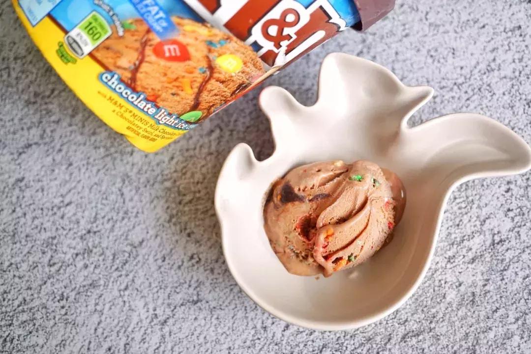 冰淇淋是冰的吃了没有热量 (冰淇淋没有热量因为它是冷的奶茶)