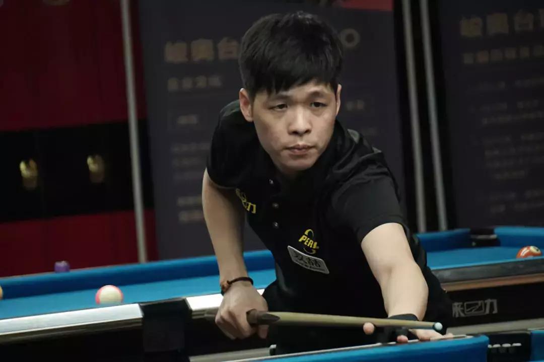 楚秉杰1比12大反超,楚秉杰低杆弧线