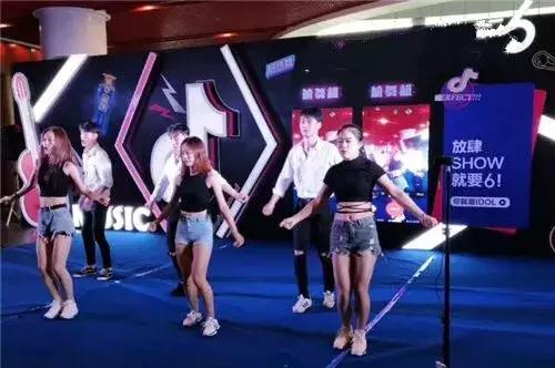 鍗冨懠涓囧敜濮嬪嚭鏉ユ姈闊冲畬鏁寸増,鍗冨懠涓囧敜濮嬪嚭鏉ョ洿鎸備簯甯嗘祹娌ф捣