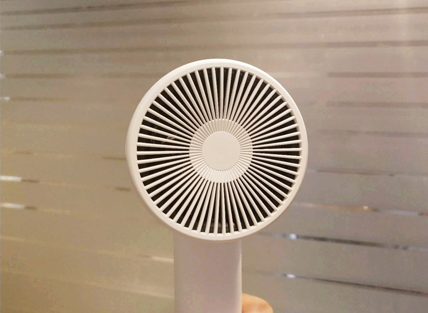 直白负离子吹风机hl360多钱,艾优负离子吹风机和直白哪个好