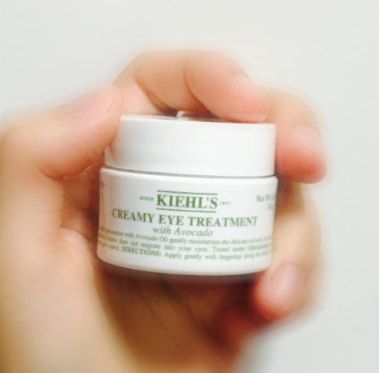 改善肿眼的眼霜,消除眼细纹眼霜