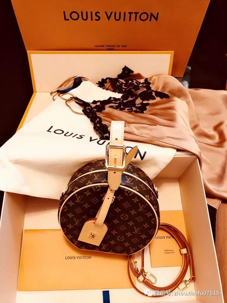 「周小福」「福夸」｜超级难买的LV圆饼包，还好我已拥有你