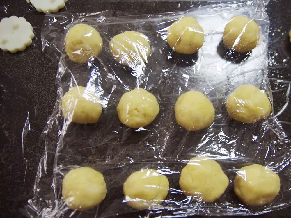 如何在家做入口即化的绿豆糕,入口即化的绿豆糕在家也能做