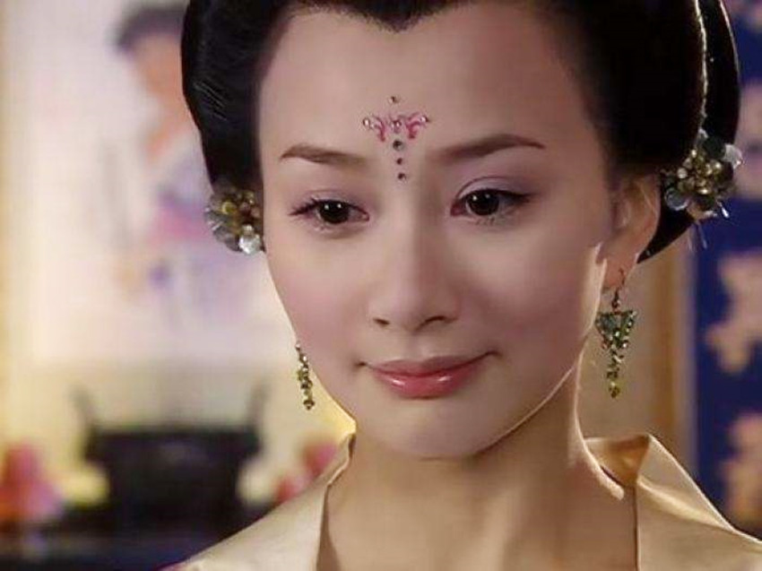 皇帝如此昏庸自己的老婆被追杀,皇帝如此昏庸自己的妻子被追杀