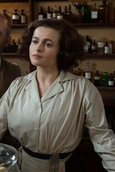 爱丽丝梦游仙境电影红桃皇后结局,爱丽丝梦游仙境红皇后电影完整版