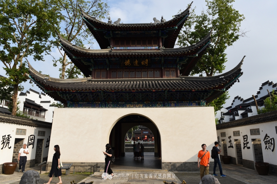 夫子庙来历和古今的变迁,南京著名的景点夫子庙江南古都