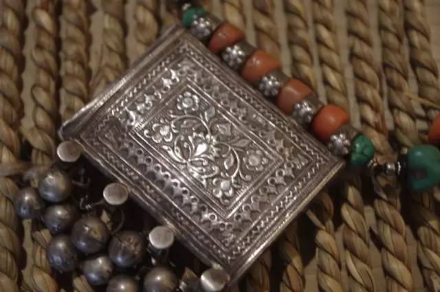 蒙古族爱戴银饰,民族特色银饰蒙古族