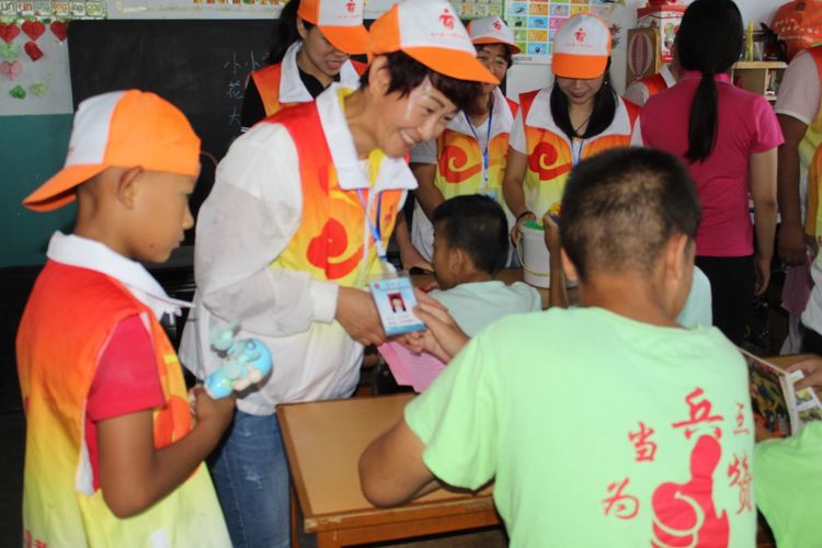 关爱聋哑伴智力障碍儿童,关爱残疾孩子