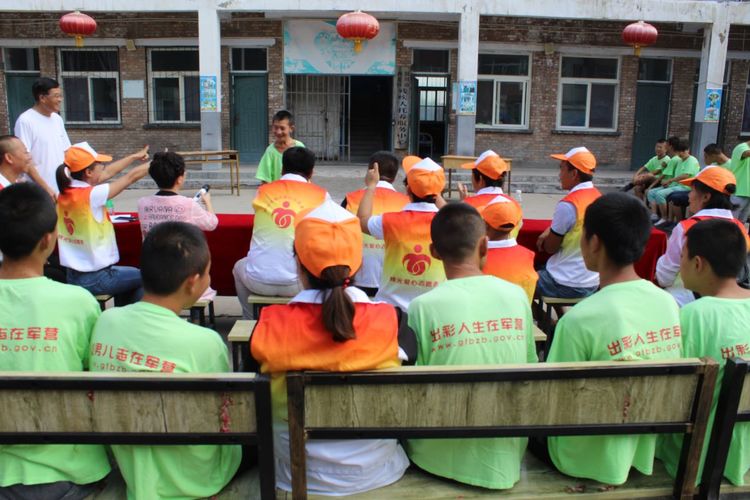 关爱聋哑伴智力障碍儿童,关爱残疾孩子