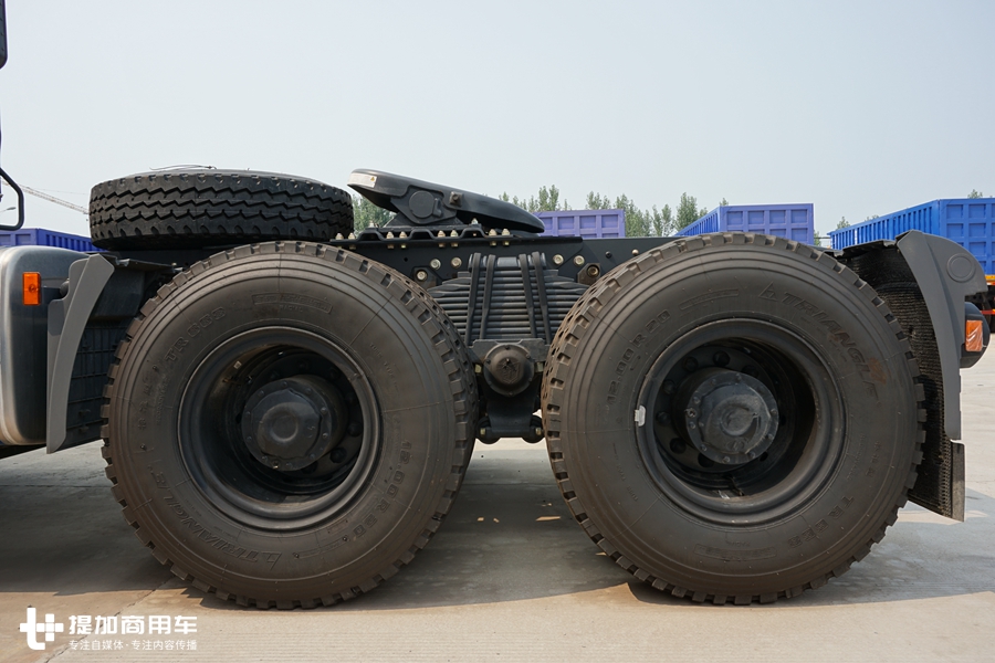 据说拉风叶大件都没有问题，这是国产重载卡车市场的又一悍将？