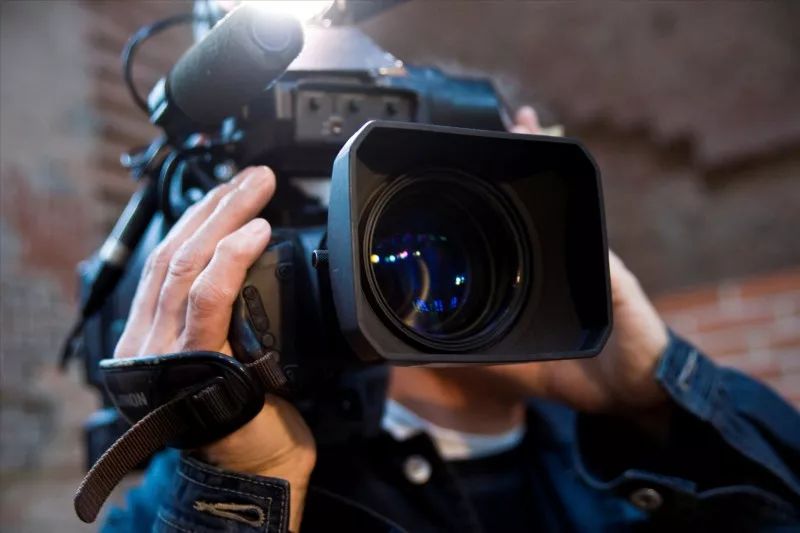 明星天价片酬发放标准,明星的天价片酬怎么来的