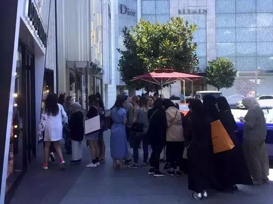 土耳其货币贬值抢购奢侈品,土耳其汇率暴跌奢侈品被洗劫一空
