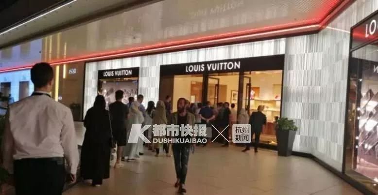 一次买五个香奈儿包！土耳其里拉暴跌，中国代购狂抢奢侈品！网友：我妈已在飞机上了……