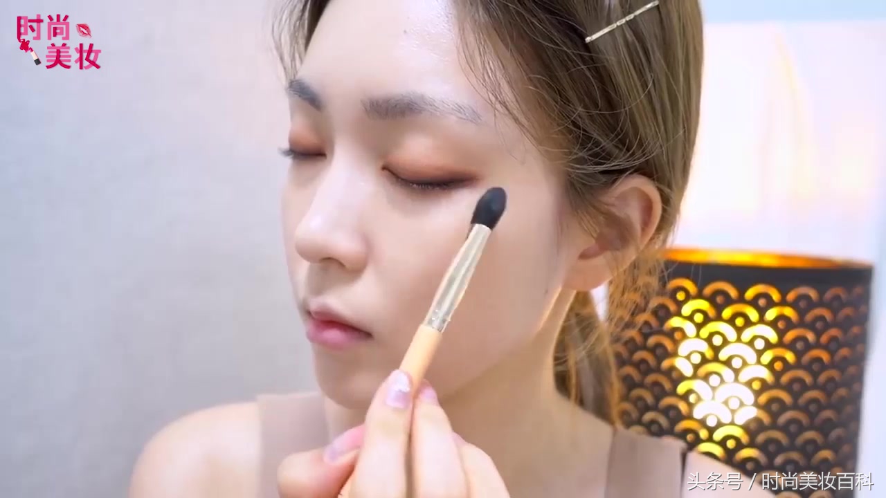 日常化妆的美妆教程,自然妆的正确化妆方法不脱妆