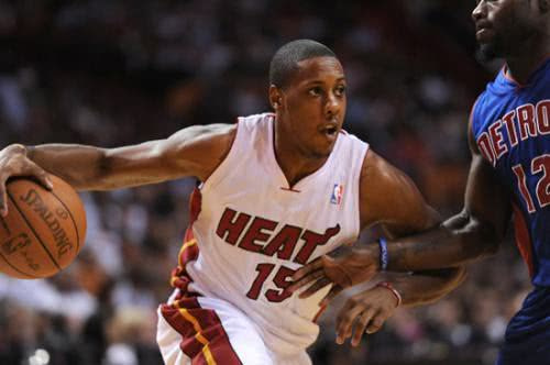 詹皇改6号球衣湖人,詹皇换了球衣