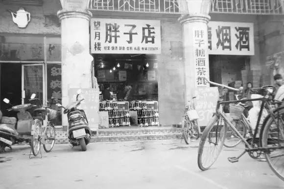 这个三线城市的“传奇”卖场，开一家火一家，服务水平超日本！