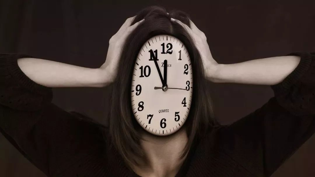 华少、蓝盈莹都叫他老师，他的英语课5000元/小时，现在，你可以免费听了！