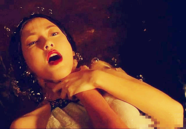 赵丽颖被掐脖子图片,女明星被掐脖子拍摄花絮