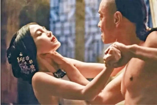 赵丽颖被掐脖子图片,女明星被掐脖子拍摄花絮