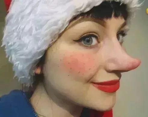 快停手！钻鼻子、撕脸皮、割下巴“抖音易容”*法大**实在太可怕！