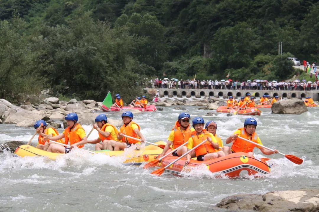 水上冲浪闯关,水上清凉闯关