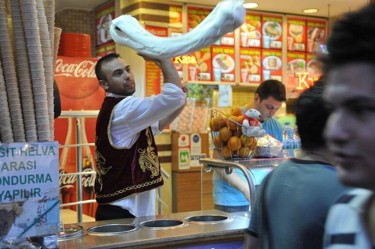 土耳其里拉走低的原因,里拉贬值有利于到土耳其旅游吗