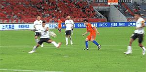 世界杯var裁判介入视频点球,var介入球点球