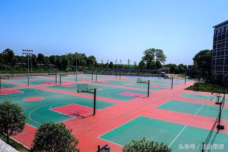 六年来难忘的老师500字作文,六年级难忘恩师