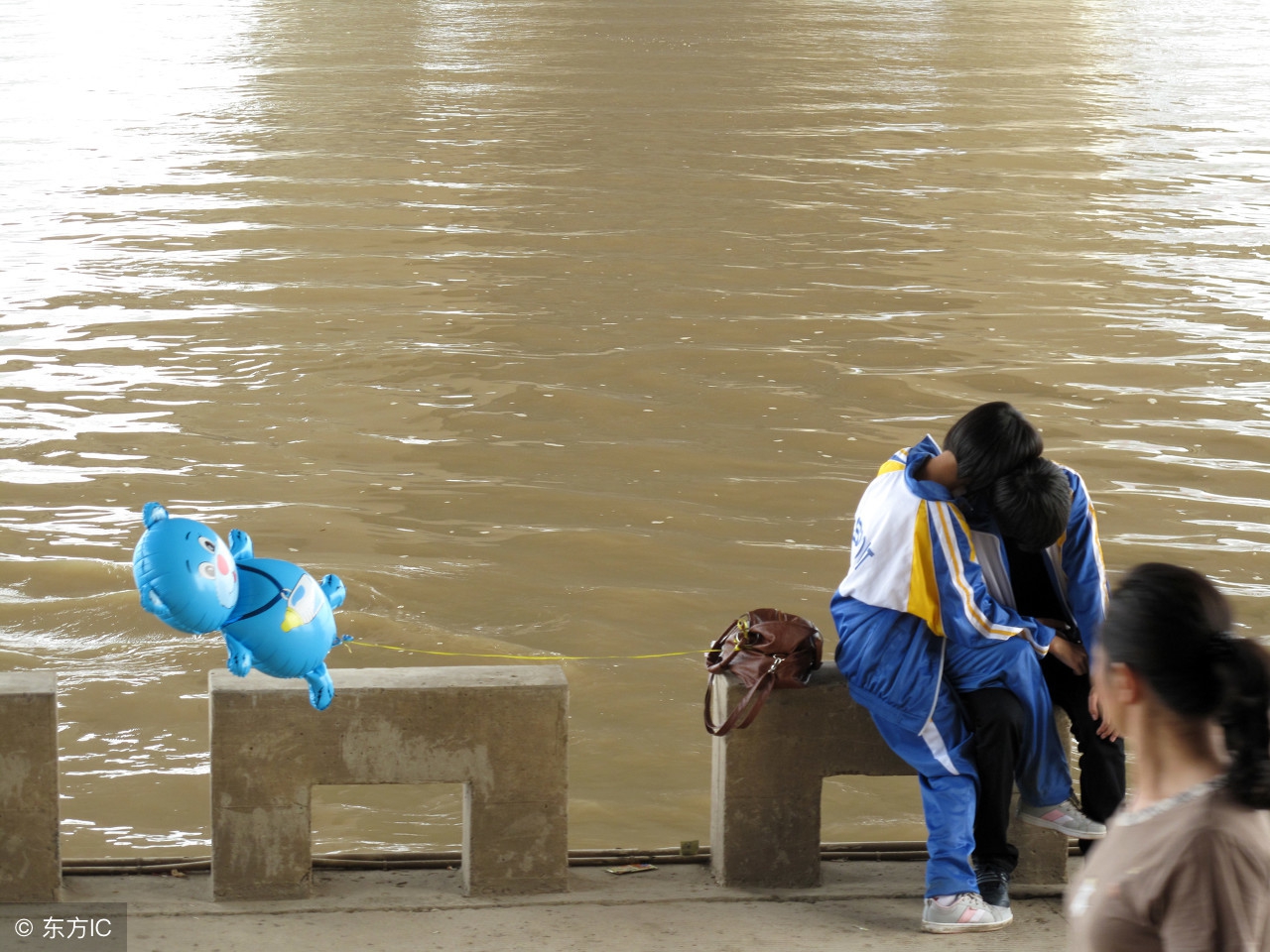 学生早恋怎么教育最好,学生早恋怎样教育才是正确的方法
