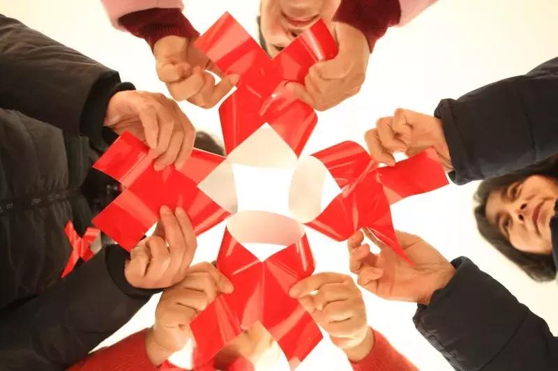 献血感染艾滋事件电影,初中生染上艾滋病电影